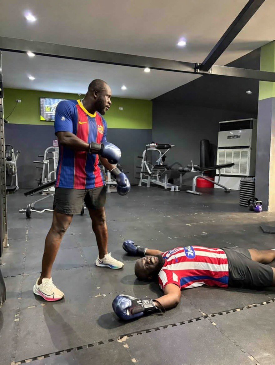 Manlykwonder tweet media