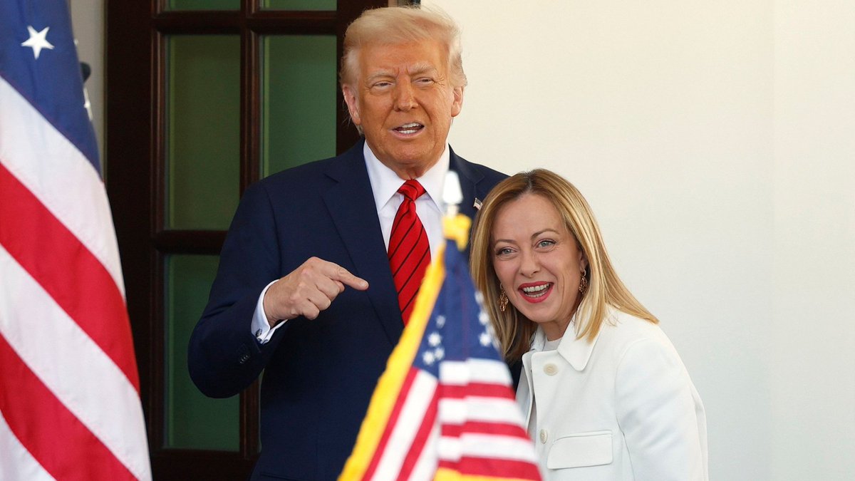 MICHAELDOLLAR's tweet image. Far-Right Party Georgia Meloni Italian 🇮🇹 the 1st PM in the WORLD to SLAM Trump's remarks about PopeLeo XIV "Unacceptable" Benito Mussolini Wannabe #Nazis #TrumpPedófilo "The Pope Weak against crime &amp;amp; not doing his job well Terrible foreign policy" #RedCross Catholicism #DoorDash