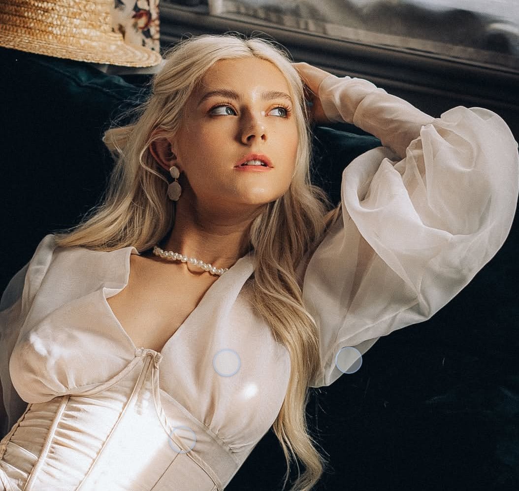am_Migrade's tweet photo. Name: Eva Elfie
Real Name: Yulia Sergeyevna Romanova
Date of Birth: 27 May 2000
Age: 25 years
Height: 5’4″ (163 cm)
Weight: 50–55 kg
Measurements: Approx. 34-26-36
Birthplace: Omsk, Russia 🇷🇺
Nationality: Russian 🇷🇺
Education: Journalism background 🎓
Profession: Model, Content Creator
Years Active: 2018 – Present
Net Worth: $1M – $2M+ 💰
Income Sources:
• Subscription-based platforms (primary income)
• Brand collaborations
• Social media promotions
• Modeling projects
Social Media Presence:
• Instagram – 4M+ followers 📈
• Twitter/X – 1M+ followers
Relationship Status: Married (keeps personal life private 🔒)