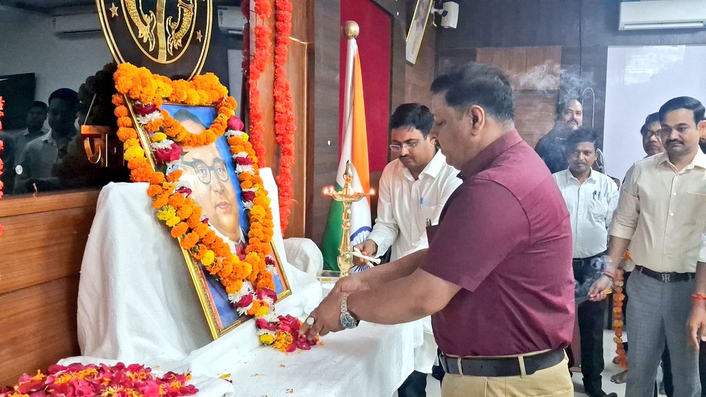 DM Amethi tweet media