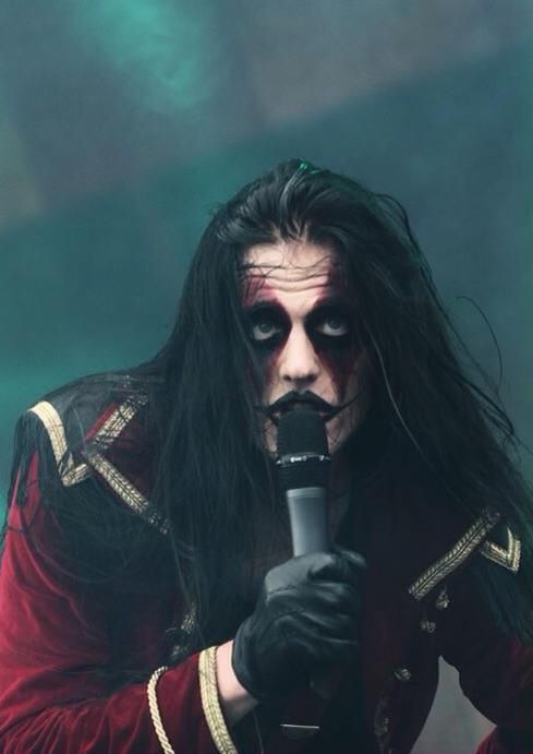 niniii ☠ tweet media