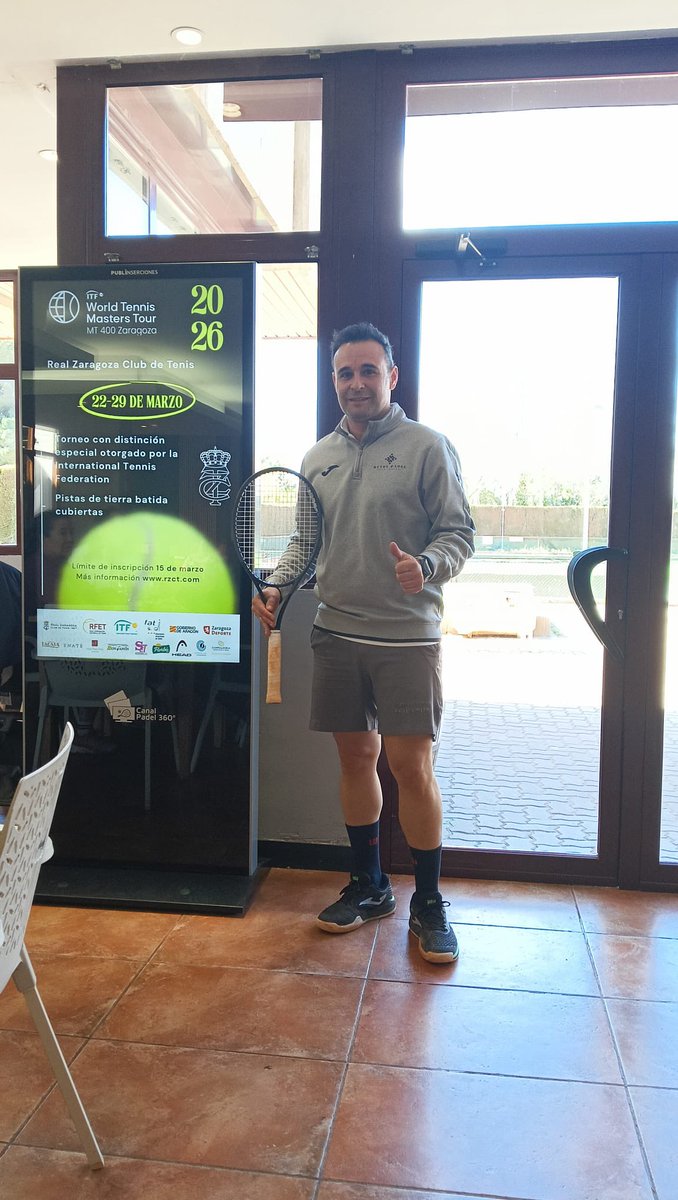 Del 23 al 29 de Marzo tuvo lugar en Zaragoza el campeonato MT400 del circuito senior. En el cual el jugador riojano se proclamo campeón en la categoría +45 al vencer en la final al jugador navarro Alberto Sanz.
Enhorabuena.
#abrazatealtenis