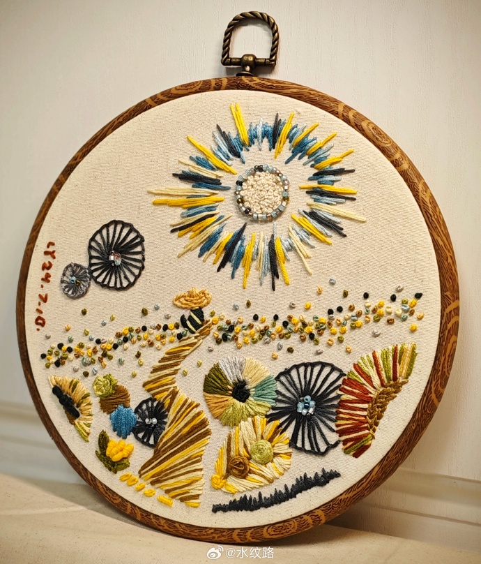 Rockyng18's tweet image. Handmade charm alert! Turned old fabric scraps into a cozy patchwork keychain—each stitch holds a little story. Perfect for gifting (or keeping for yourself ). What’s your go-to upcycle project #HandmadeWithLove #UpcycleCrafts