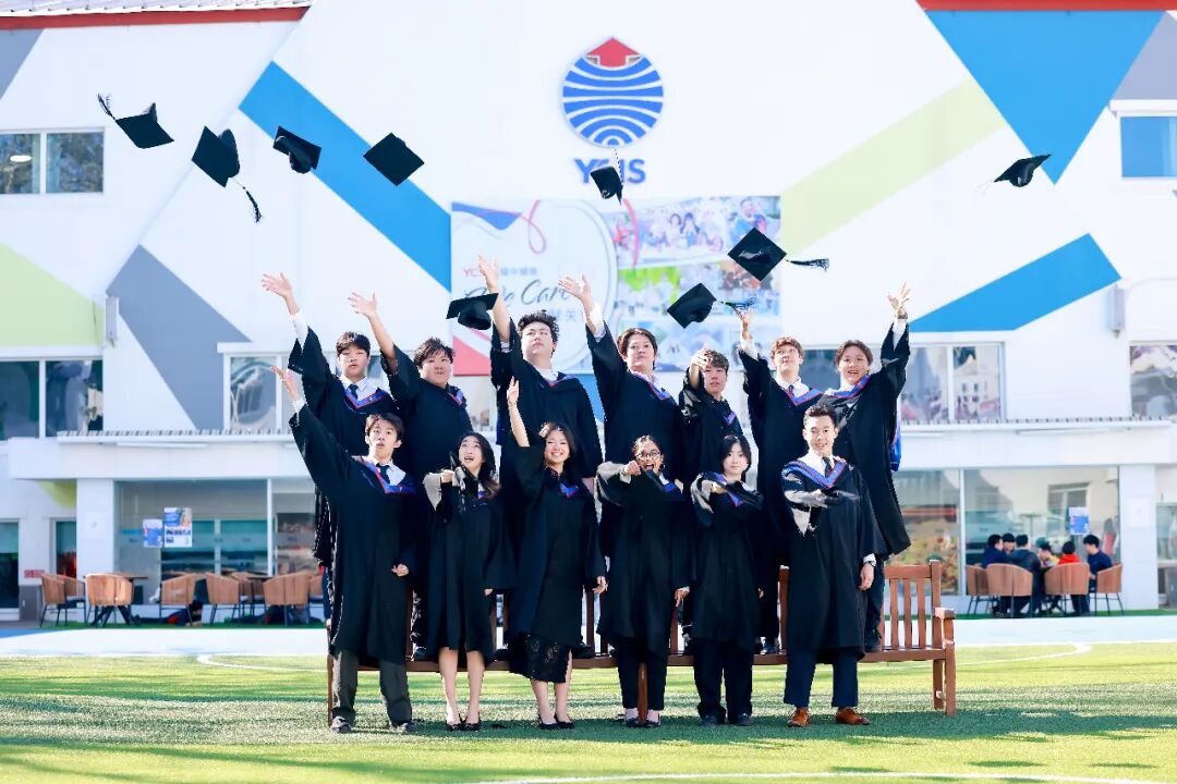YCISBJ's tweet image. We are incredibly proud of our graduating class and their outstanding university offers so far. From the UK, US, Canada, Hong Kong, to Australia – our students continue to shine on the global stage.
#YCISBeijing #InternationalSchool #UniversityOffers #ClassOf2026 #BeTheChange
