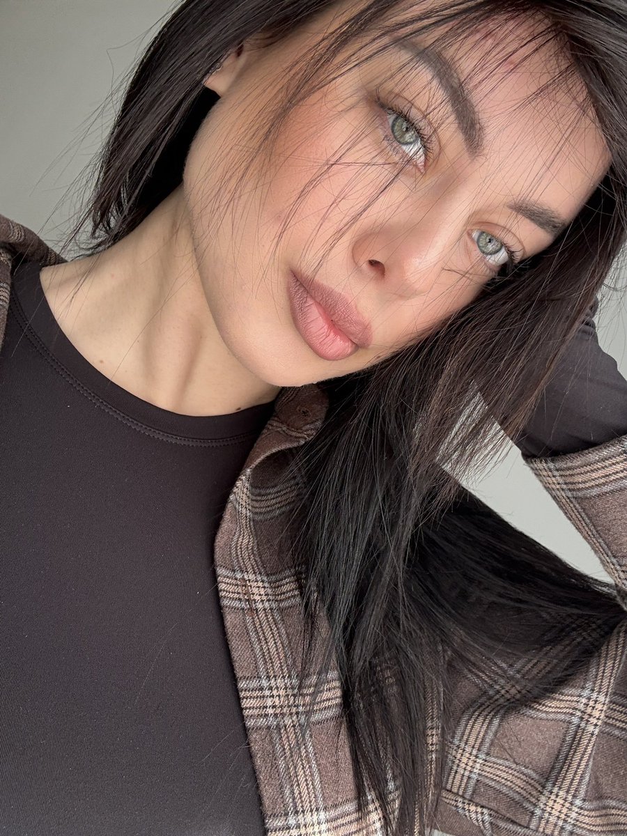 діана tweet media