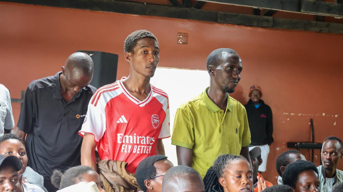 MConservancies's tweet photo. Our continued engagements with youth, in partnership with the One Mara Carbon Project (OMCP), took place yesterday in Aitong, where young people actively shared their views on the Youth Engagement Framework we are developing.
The session also provided an opportunity for youth to engage directly with OMCP officers—asking questions, raising concerns, and gaining a better understanding of the carbon project.
The conversations continue as we head to Mararianda, our next venue for youth engagement.
Join us tomorrow, Wednesday, April 15, at Mararianda.
We encourage all youth from Mararianda to attend and help shape the future.