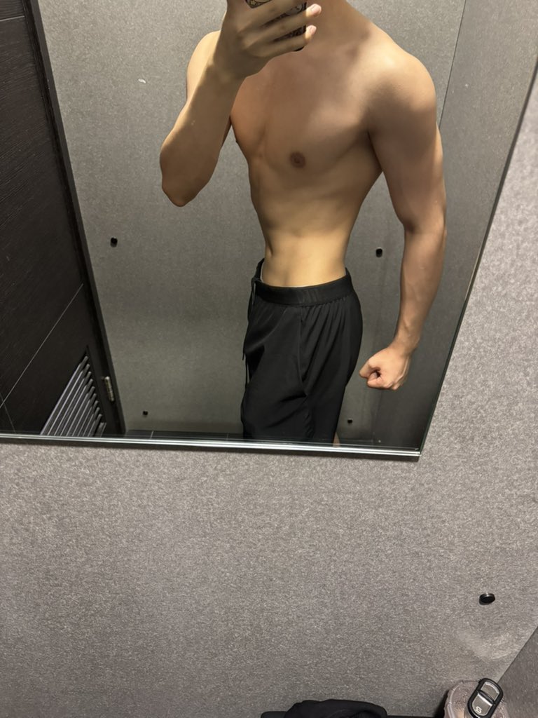 菜菜（视飞博主可以接男宝） tweet media