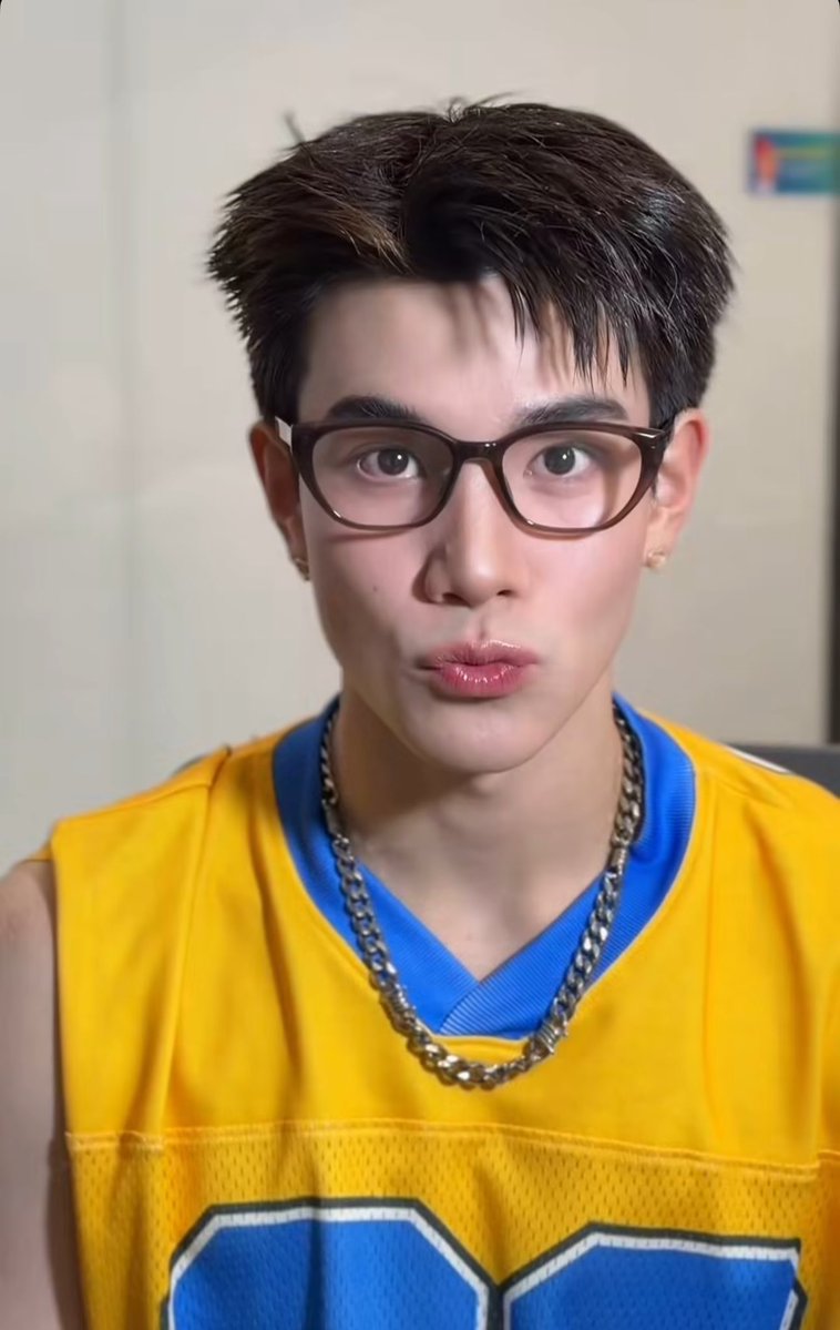 เอ๋ง tweet media