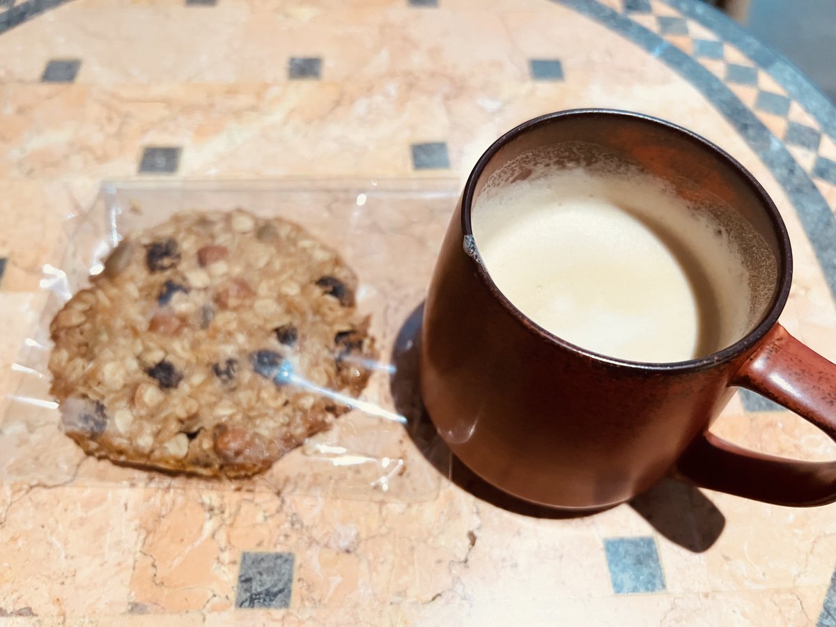 アツミ tweet media