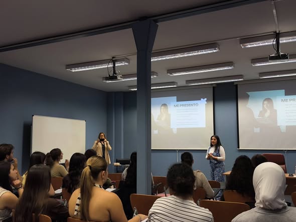 letstat_consult's tweet photo. La semana pasada tuvimos el privilegio de participar como ponentes en las XI Jornadas de Orientación Profesional de la Universidad de Granada.
Estamos muy agradecidos por la oportunidad y por poder contribuir a orientar a quienes están construyendo su futuro profesional🚀📈🌟 https://t.co/Qb7CznWKiy