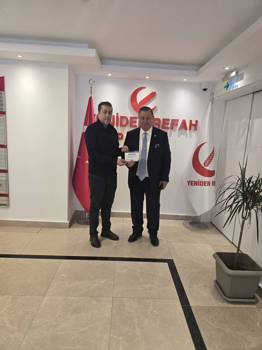 🟣 EMADDER – ANKARA YENİDEN REFAH PARTİSİ GENEL MERKEZ ZİYARETİ

<a href="/rprefahpartisi/">Yeniden Refah Partisi</a>
<a href="/erbakanfatih/">Dr. Fatih Erbakan</a>
<a href="/DoganBekin/">Doğan Bekin</a>

Emeklilikte Adalet Derneği Ankara Yönetim Ekibimiz, Yeniden Refah Partisi Genel Merkezi’nde, Yeniden Refah Partisi Milletvekili, Genel Başkan Yardımcısı ve Dış İlişkiler