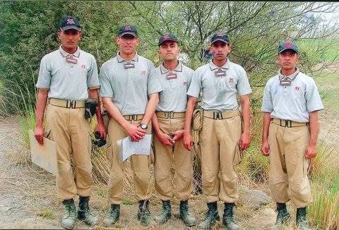 PakMilitary132's tweet image. 19 Years of Brotherhood 🇵🇰

14 Apr 2007

19 Years of serving the Nation - 115 Long Course PMA 

Coveted Sword of Honour was earned by BSUO Usman Mehmood, Commissioned in a 40FF.

#Pakarmy #pmt #ispr