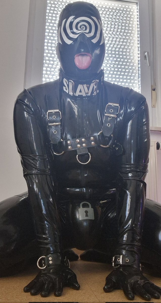 _rubflow's tweet photo. Just staring at the spiral... good boys obey... good boys serve ... good boys stay locked for Master 😵‍💫⛓️🔒🖤 https://t.co/TYuW2ql5VZ