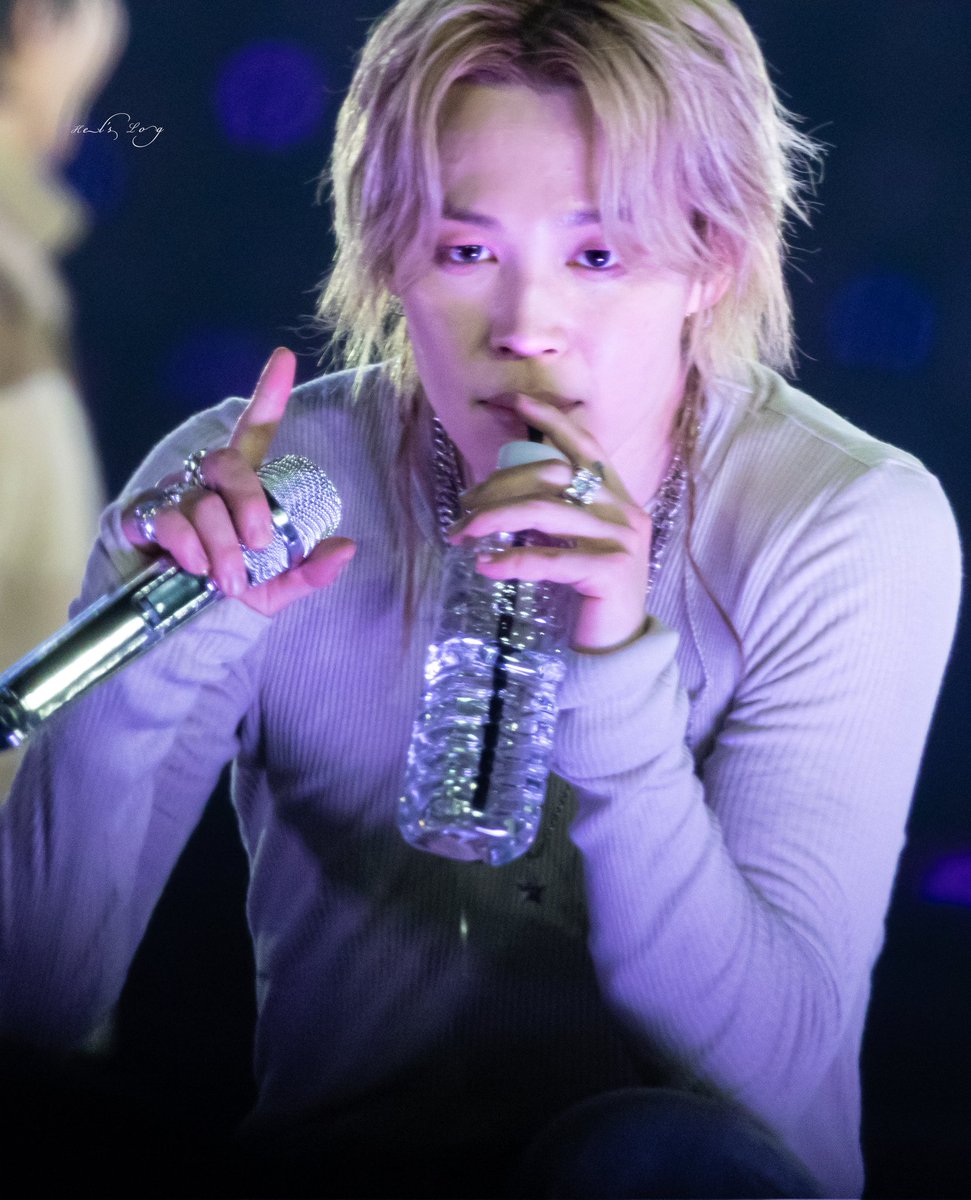 kelslog's tweet photo. BTS WORLD TOUR ‘ARIRANG’ IN GOYANG - DAY3 260412

🐥 ☝🏻

#BTS지민 #방탄소년단지민 #박지민
#PARKJIMIN #ジミン #朴智旻 #جيمين #BTS #BTSJIMIN @BTS_twt https://t.co/QEYDsKGVdK