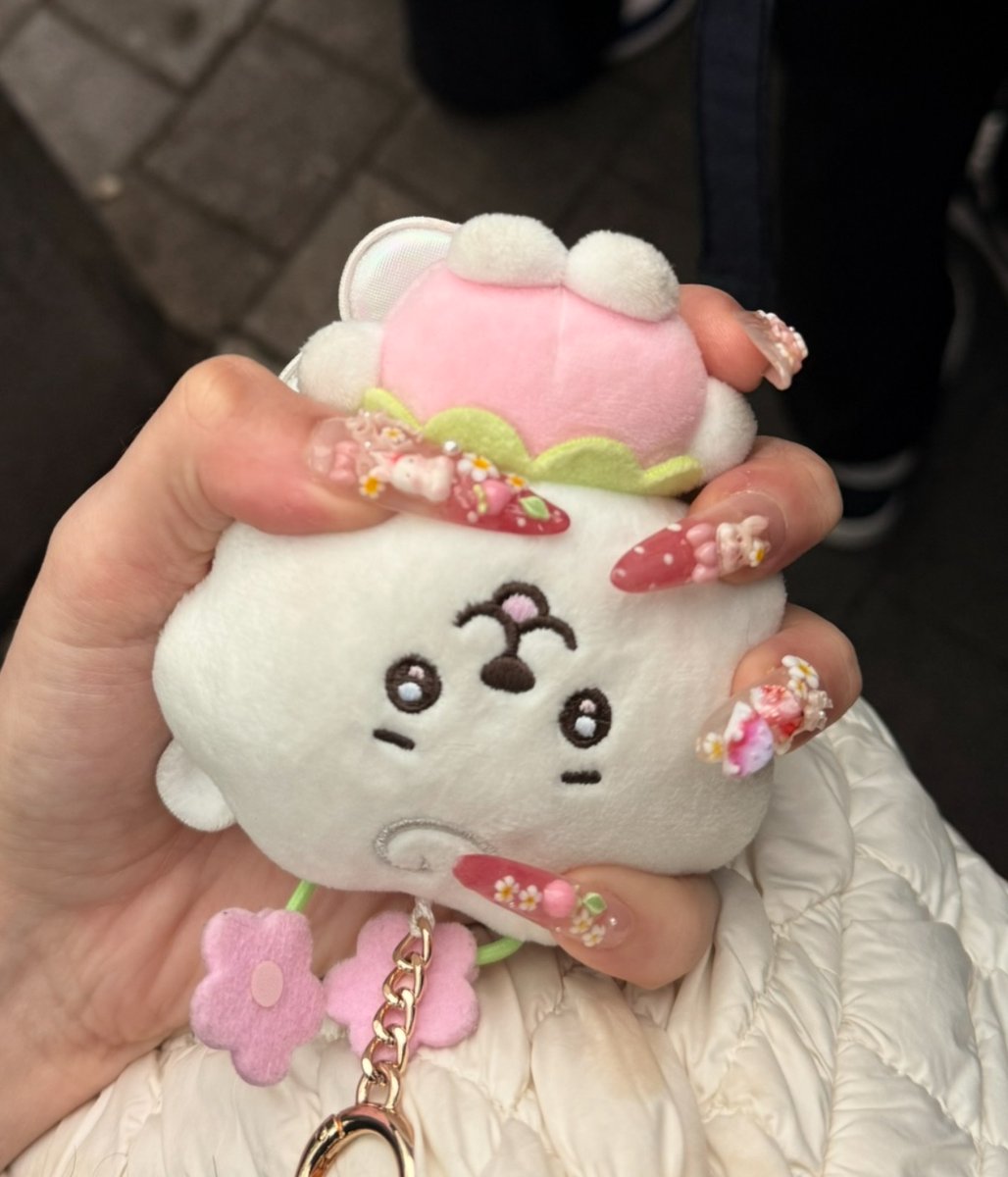 lolo 𐙚 nini forever on tour era tweet media