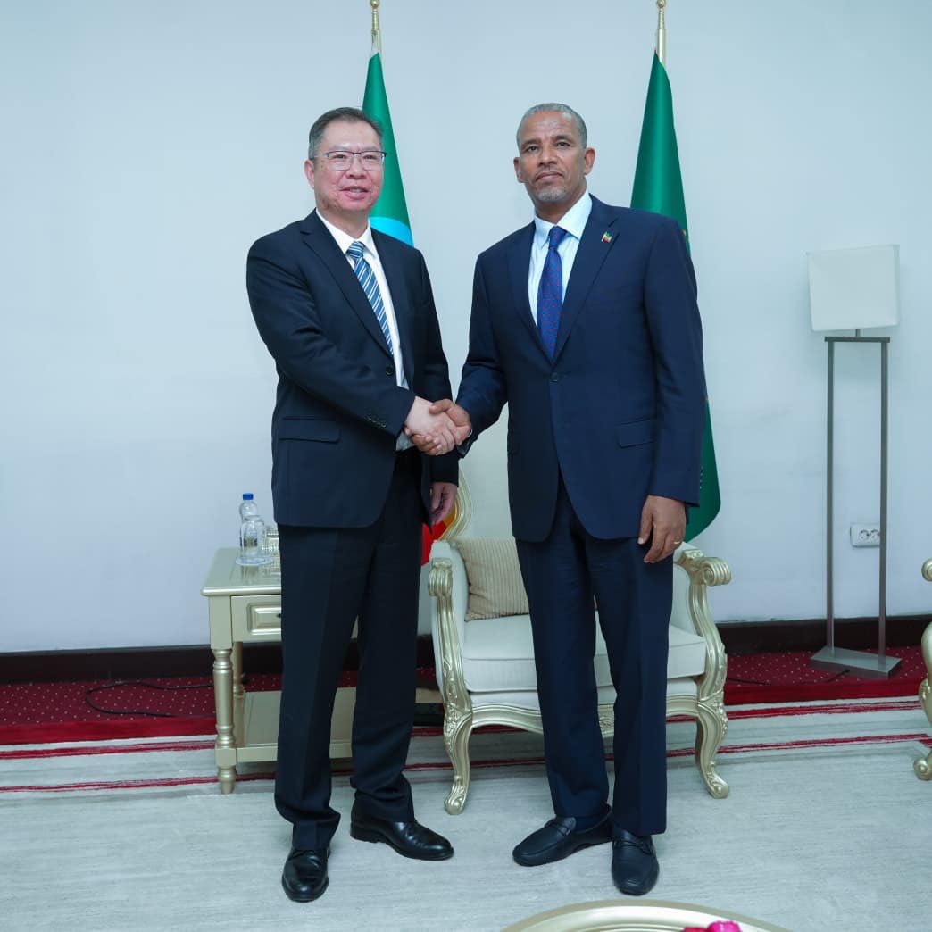 በአፍሪካ ቀንድ የቻይና ልዩ መልዕክተኛ የሆኑትን አምባሳደር ሁ ቻንግቹን  ዛሬ በጽ/ቤት ተቀብዬ ፍሬያማ ውይይት አድርገናል።

በቆይታችንም በተለይ አሁን ከባድ ፈተና በገጠመው ቀጠናዊና ዓለማቀፋዊ ሁኔታ ውስጥ ሊኖረን ስለሚገባ በጎ ሚና እንዲሁም