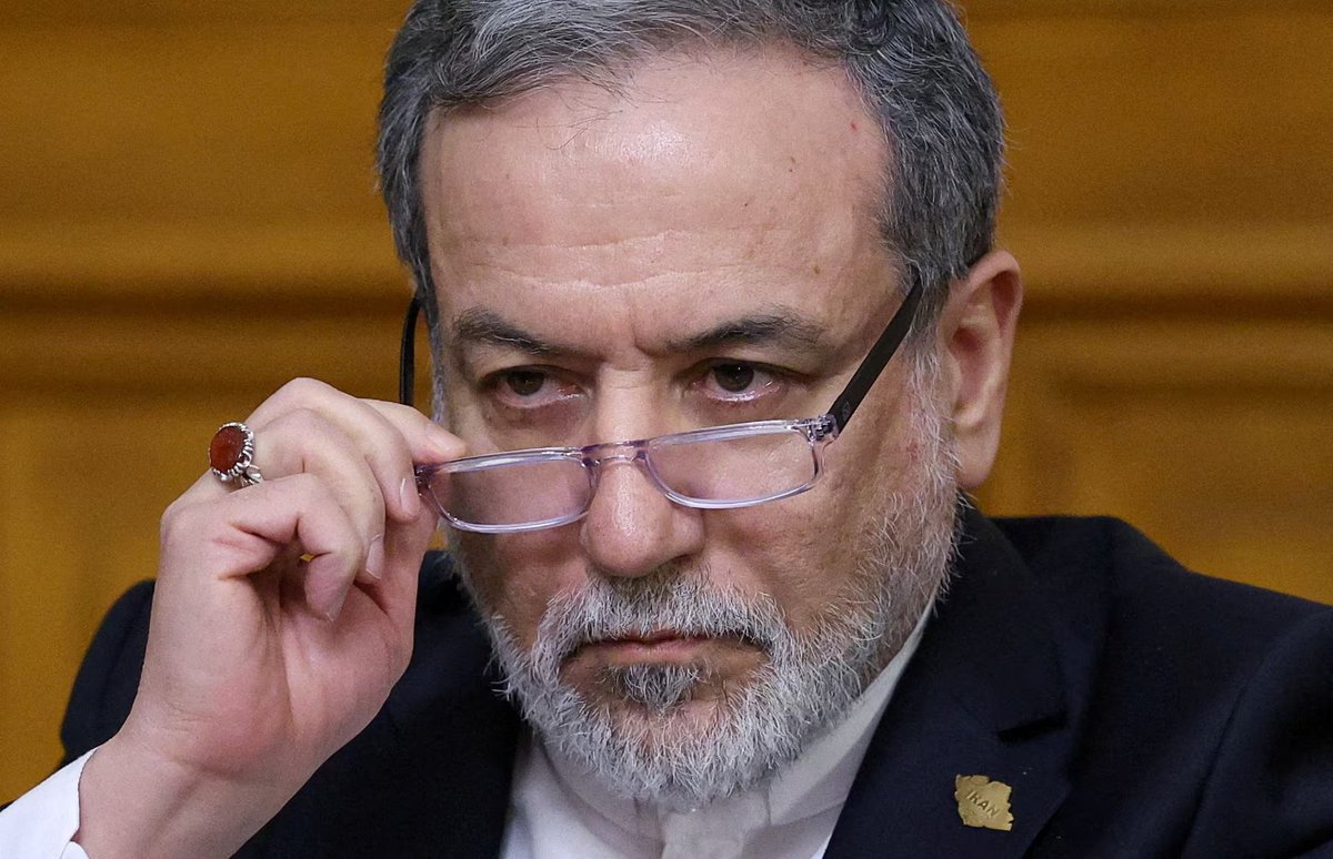 AndebrhanHintsa's tweet image. This week vibe 
✓#CBSNews reporter: "Are our citizens safe in your #Iranian prisons?"
✓​Araghchi: "Are you planning to bomb those #prisons?"
✓​CBS reporter: "No."
✓​Araghchi: "Then they are safe"