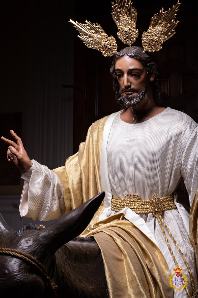 EFEMÉRIDE| El 14 de abril de 1943 fue bendecida la talla de Nuestro Padre Jesús a su Entrada en Jerusalén. 

83 años después, la devoción hacia nuestro Sagrado Titular sigue viva, siendo el faro que guía el camino de los Pollinicos. 

#CofradíasMLG #SoyPollinico 

📸<a href="/j16photos/">J16Palacios</a>