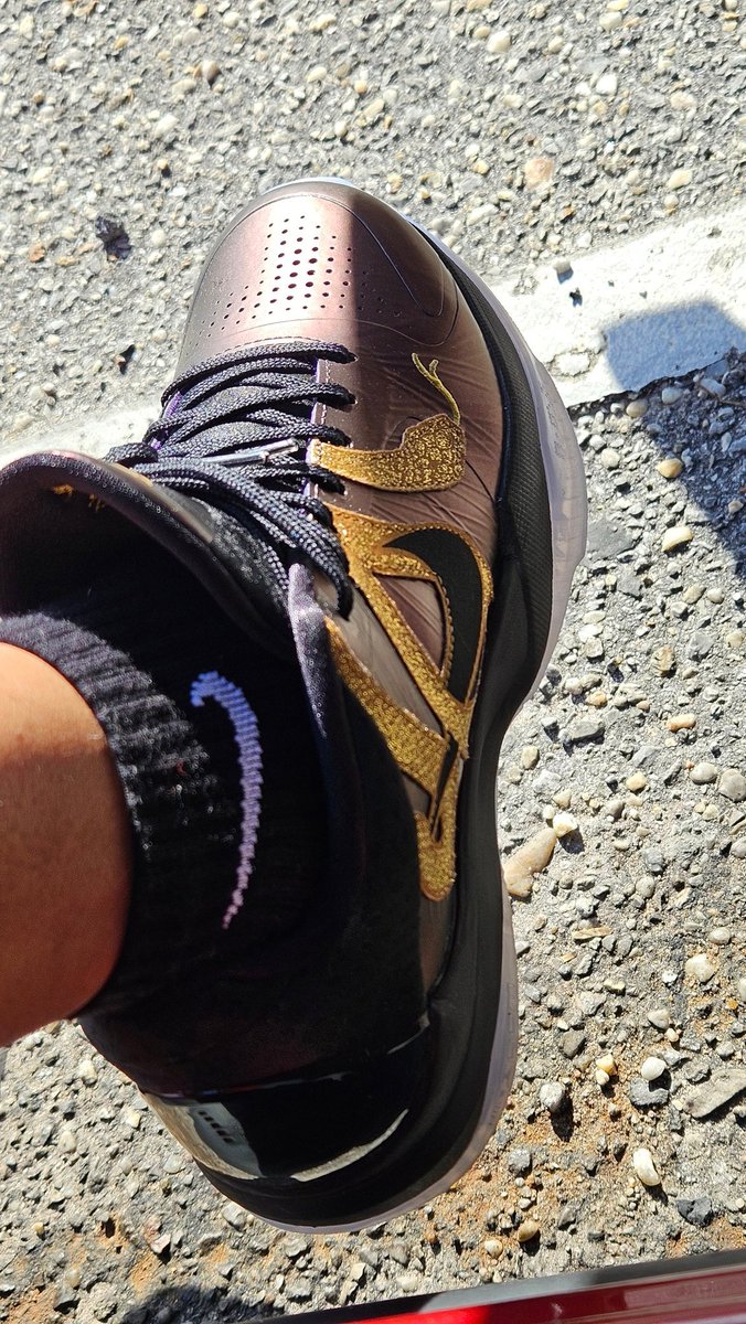 SoNdependent96's tweet photo. The Kobe V Protro "Year of the Mamba"
These were super comfy for a day's work
#mambaday #kobe #nike #sneakers https://t.co/U3YY7Db5Hd