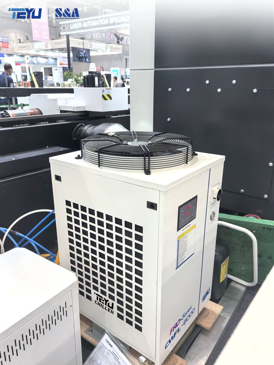 teyuchiller's tweet image. 🔥 Day 2 at #SIMTOS2026.
We made the most of today’s show by holding in-depth discussions with visitors on #coolingsolutions for #CNCmachining, #laser processing, and high-precision applications. Many exhibitors are using TEYU #chillers to cool their demonstration equipment.❄️