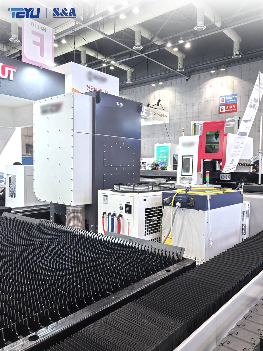 teyuchiller's tweet image. 🔥 Day 2 at #SIMTOS2026.
We made the most of today’s show by holding in-depth discussions with visitors on #coolingsolutions for #CNCmachining, #laser processing, and high-precision applications. Many exhibitors are using TEYU #chillers to cool their demonstration equipment.❄️