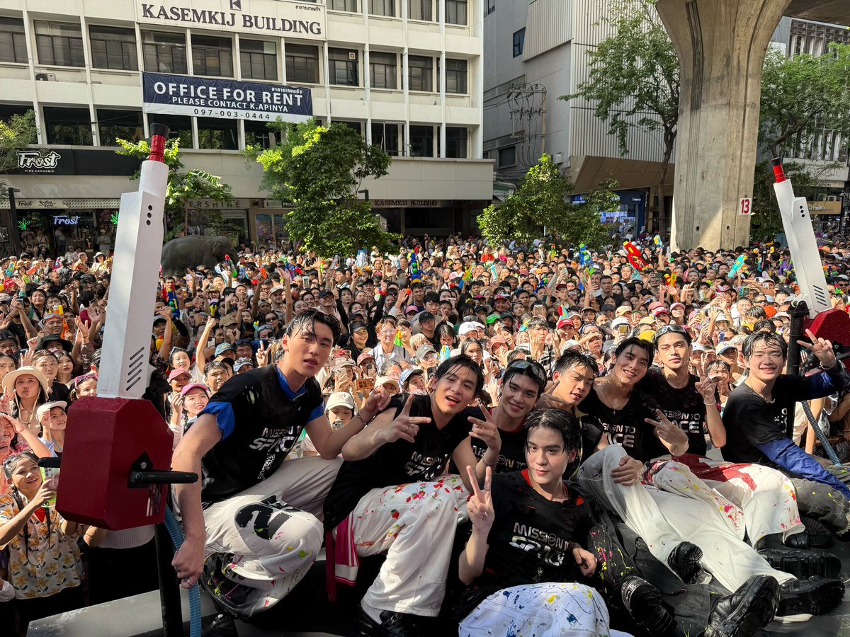 photolerskitti's tweet image. ขอบคุณนะครับหนุกมากก

#CPSplashToSpacexiZ
#CPSplashToSpace 
#สงกรานต์อวกาศ