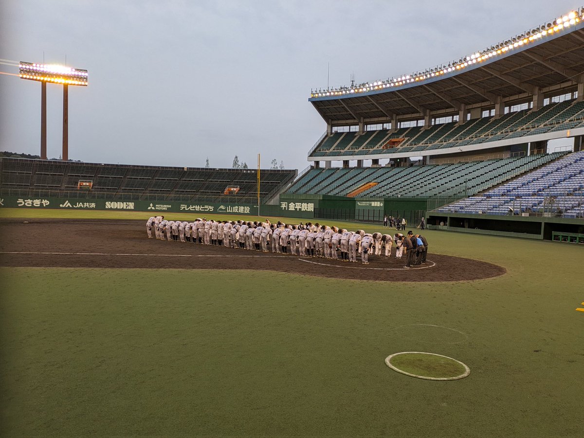 ともきた tweet media