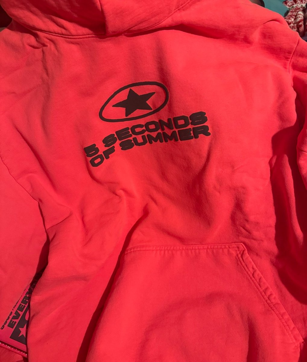 ProjectLukeHemmings tweet media