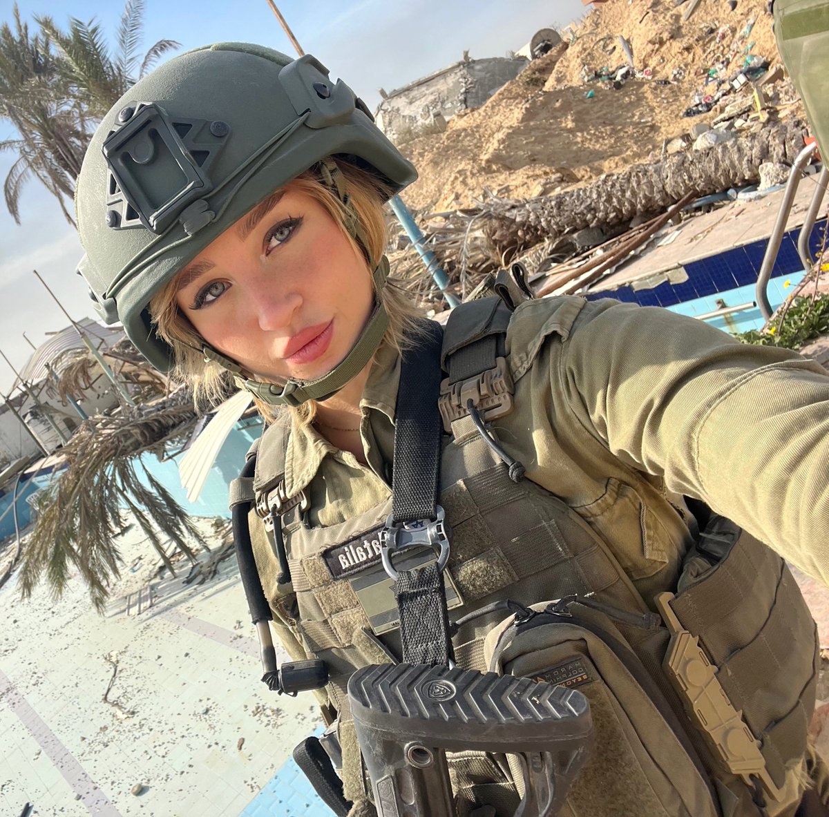 Gun Waifu tweet media