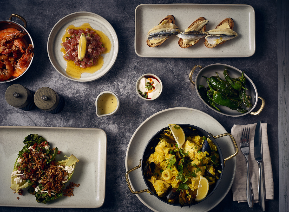 NevillesNews's tweet image. Introducing the Antigo Cinza Rectangular Platter, a brand-new addition to the Antigo Tableware Collection, featuring natural muted grey tones and a delicate matt texture, blending simplicity with style.
 
 Explore: nevilleuk.com/products/kw/an…  
 
 #vitrifiedporcelain #newproduct