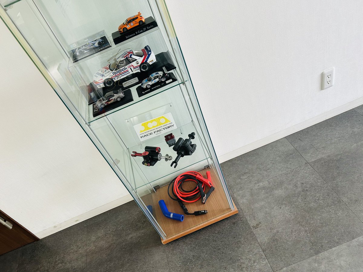 enable_dream's tweet image. 【ちょっと急ぎなお知らせ】
世界的な値上がりの波がついにアネブルにもついに押し寄せてきました。😢

レースの現場では必需品と言っても過言ではないカストロール製SRFが仕入れ元より価格改訂のお知らせがきました。