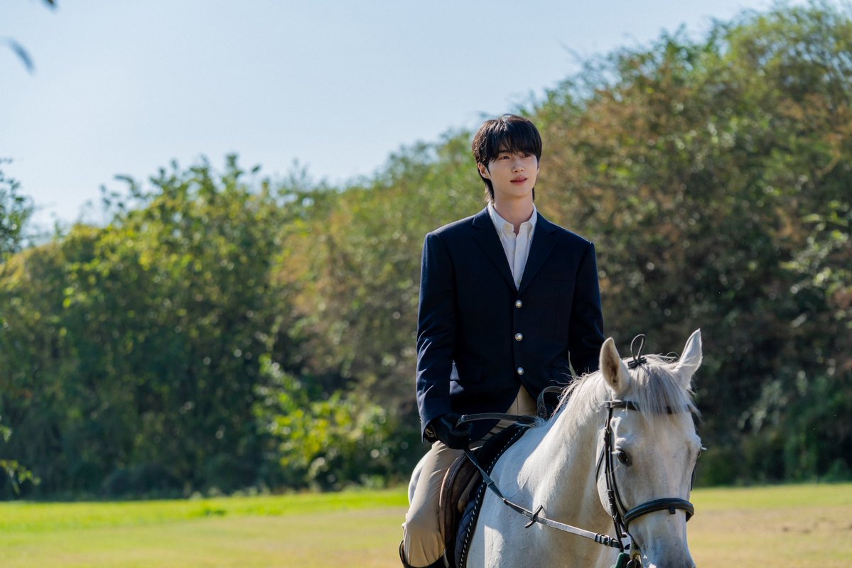 VARO ENTERTAINMENT tweet media