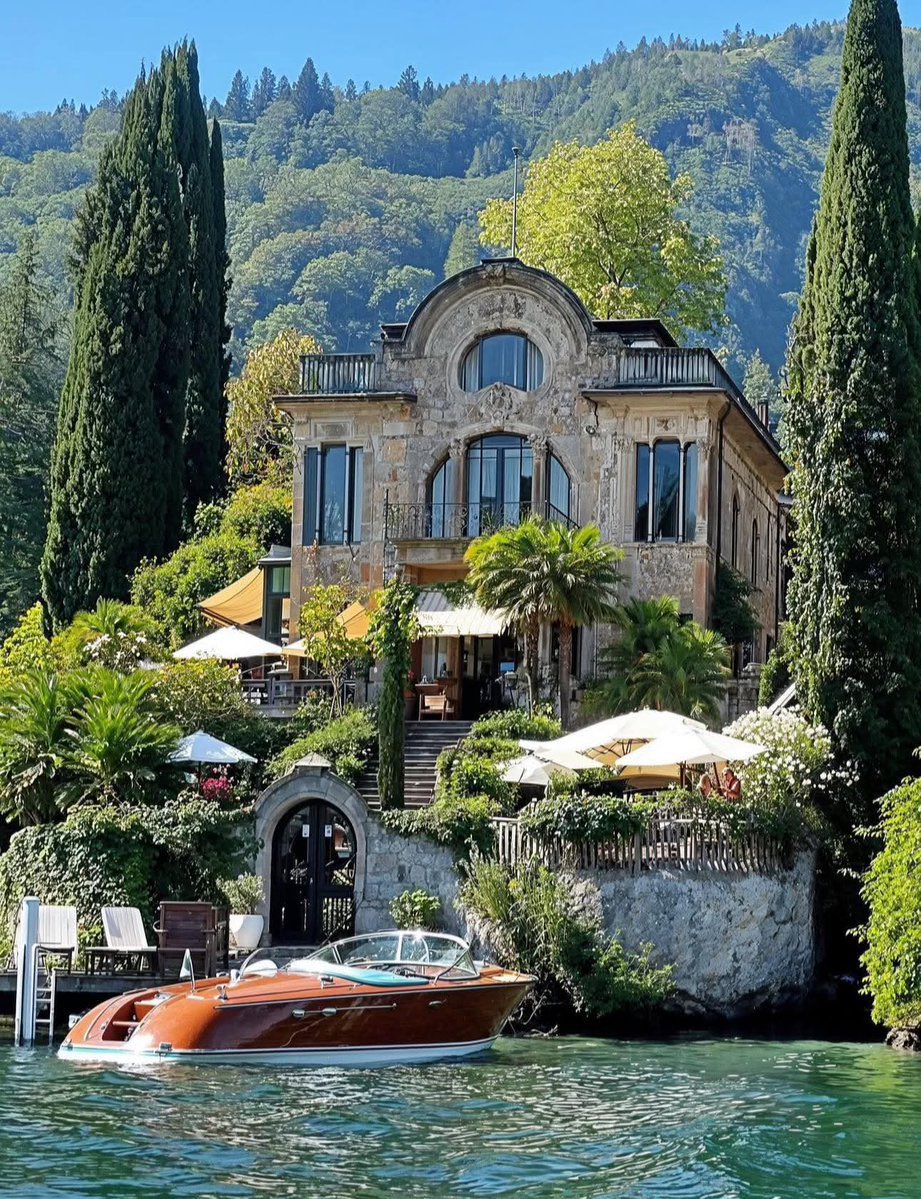 naturehealyou's tweet image. swallowed by nature — Lake Como, Italy