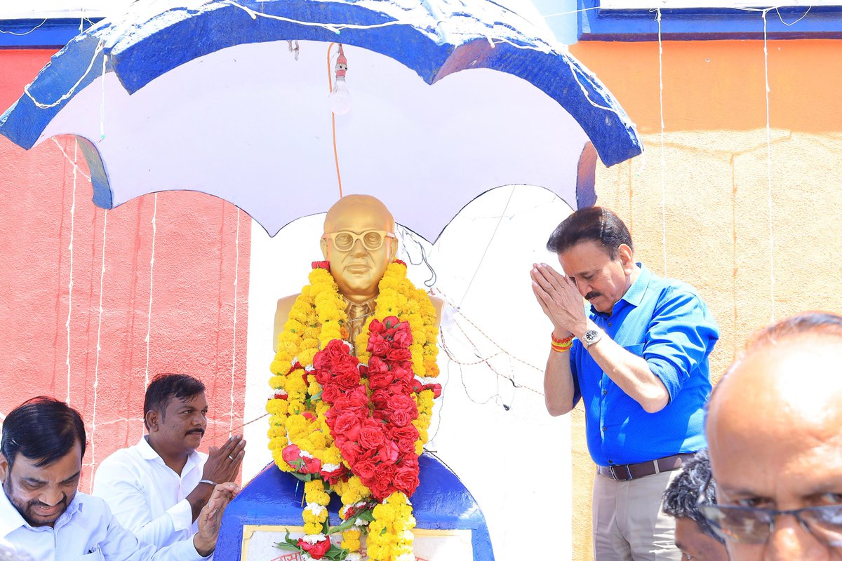 Girish Mahajan tweet media