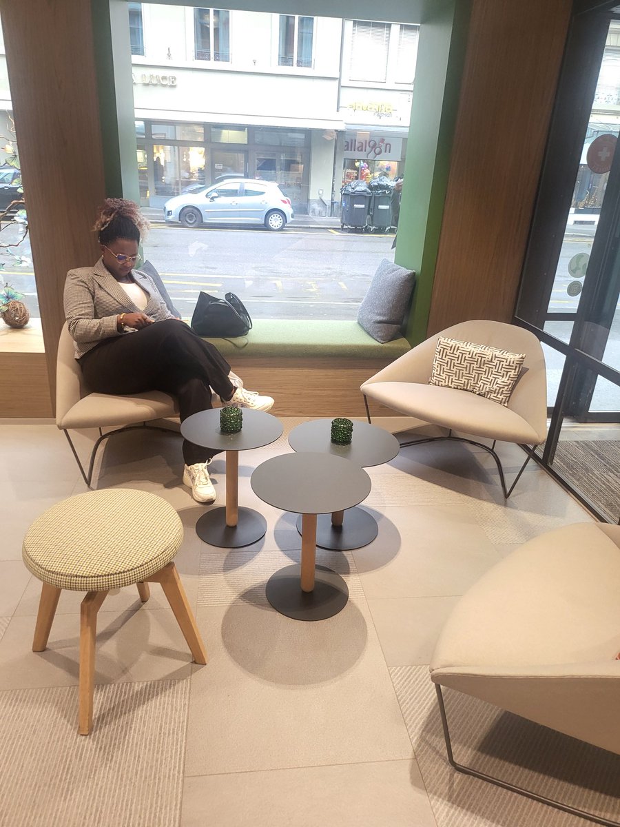 HYvette Marvella ✍️ tweet media