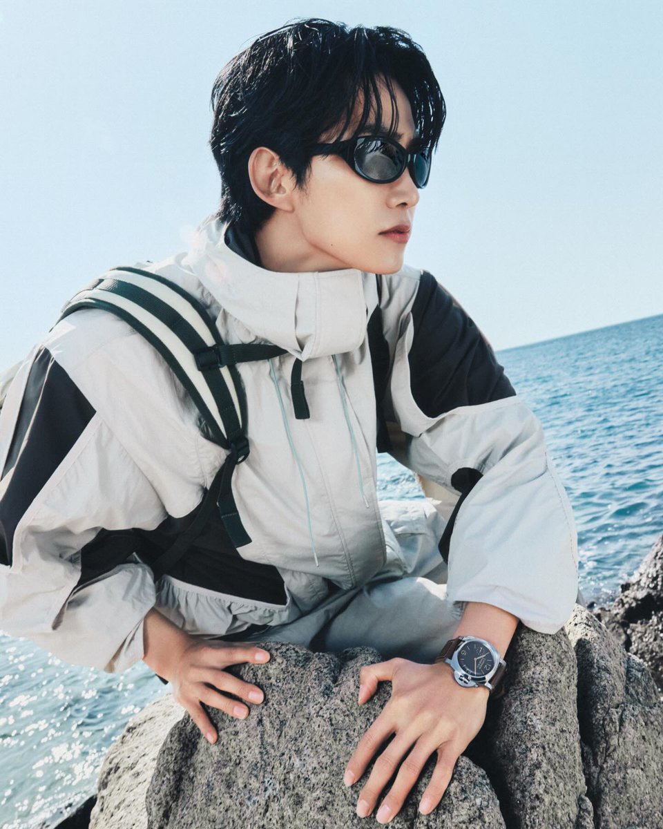 busannuya's tweet photo. panerai 인스타

https://t.co/yW2XeNarHd

On Ok Taec-yeon’s @taecyeonokay wrist, the new Luminor PAM01731 brings back to life the historic Luminor codes of the 1960s. With its tobacco sandwich dial, domed crystal and robust 44mm case, the PAM01731 reflects a design language developed on real function. Built for those who look for the ultimate performance.

#Panerai #PaneraiWW26 #taecyeon #advertisement #Sponsored