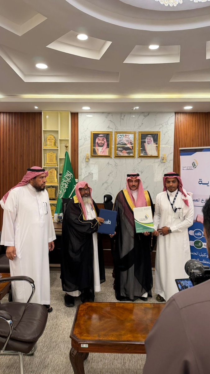 BirSamtah's tweet photo. على شرف محافظ صامطة الدكتور خفير العمري 
وقعت جمعية البر الخيرية بصامطة وشركة ليا الطبية الوكيل الحصري لشركة نقي بمنطقة جازان 
اتفاقية شراكة لخدمة مستفيدي الجمعية في مجال تنقية المياه وتركيب الفلاتر 
وقد مثل الجمعية في التوقيع رئيس مجلس الجمعية الدكتور احمد علوش مدخلي https://t.co/P3Q6ZUKcPt