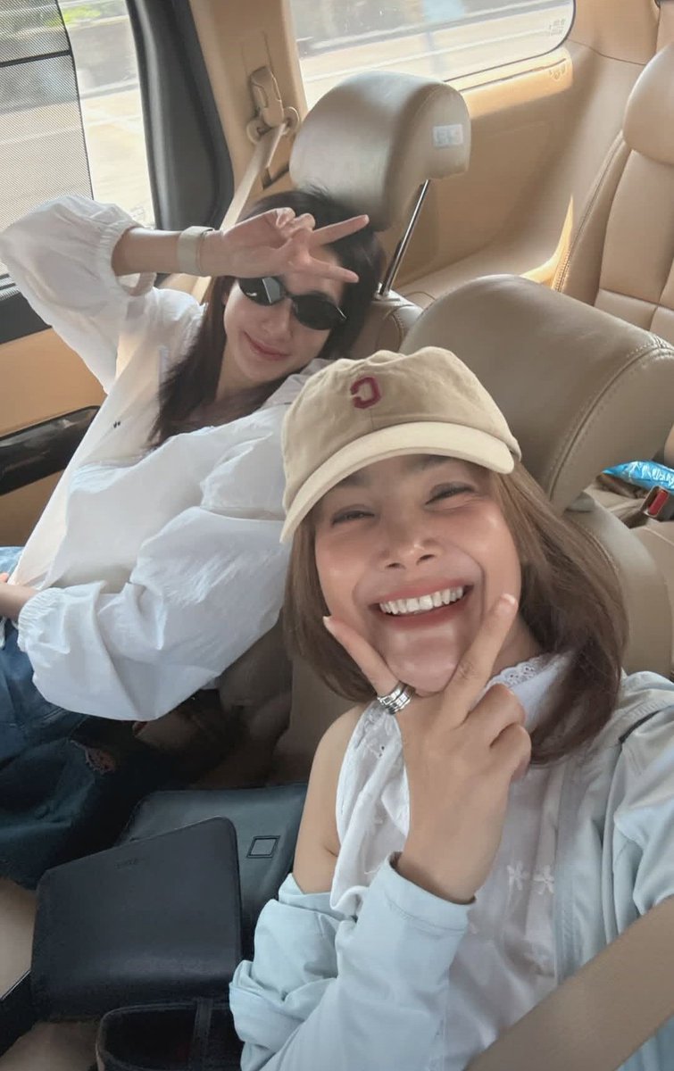 Enjoy Thidarat 🐶 tweet media