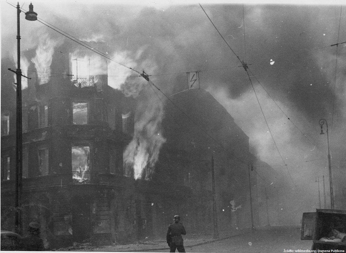 DziejeSejmu's tweet photo. 19 IV 1943 r. do nierównej walki z niemieckim najeźdźcą stanęli bojownicy z Żydowskiej Organizacji Bojowej i Żydowskiego Związku Wojskowego. Wybucha #PowstaniewGetcie; heroiczna walka trwała do 16 maja https://t.co/oqw3plsgZ2