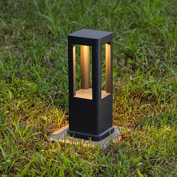 YundaLighting's tweet image. 🌿 Subtle light, stronger landscape.
Yunda 113104 lawn light uses 4-sided illumination to softly define paths &amp;amp; greenery, creating depth without glare.

🌐 yundalighting.com
📩 sales4@yundalighting.com

#lawnlight #outdoorlighting #ledlighting