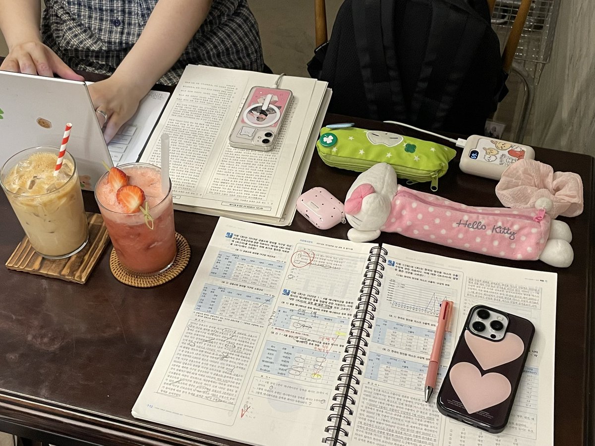 식빵.. tweet media