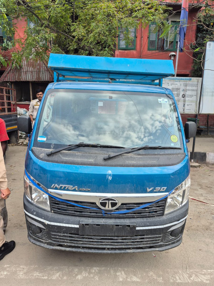A WGPD team from Fatasil Ambari PS arrested one veteran thief — Saidul Alam Laskar (28) of Silchar — in a case of stolen vehicle. 

Team recovered the stolen vehicle (AS01UC868) from his possession. 

Legal action initiated.

<a href="/assampolice/">Assam Police</a> <a href="/DGPAssamPolice/">DGP Assam</a>