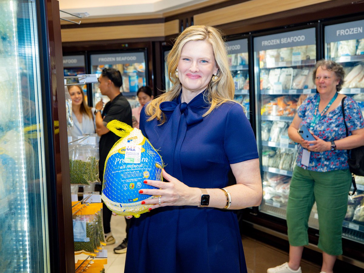 USEmbassyPH's tweet image. The “Authentic American Flavors” celebration at The Marketplace, Parqal Mall, puts U.S. food products centerstage. The 🇵🇭 is the largest Southeast Asian market for 🇺🇸 consumer-oriented agricultural products, with exports reaching $1.3 billion in 2025. This promotion will run