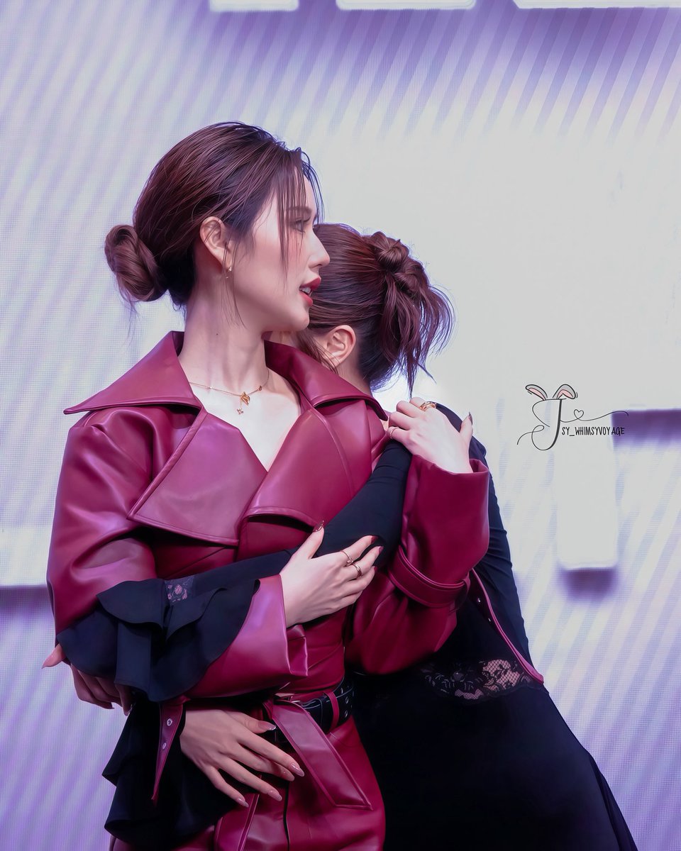 chris 🐾 tweet media