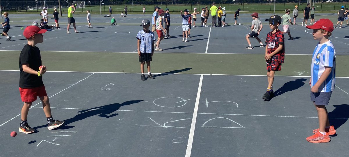 handballaus's tweet photo. Sydney turned it up again 🔥

Day 2 of East Camp!
110 kids
19 schools
177 prizes

Big energy, real growth, and kids stepping up every session 💪

Big thanks to @PrimeHydrate for keeping the kids fuelled!

Now we head into North tomorrow, then West Thursday 🔷
#DrinkPrime https://t.co/CAiPtvlEZq