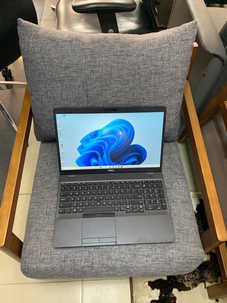 Val Gadgets tweet media