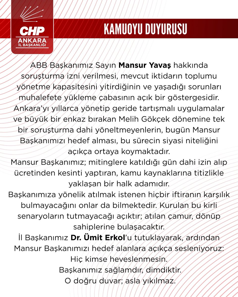yepiletisim's tweet photo. ABB Başkanımız Sayın Mansur Yavaş hakkında soruşturma izni verilmesi, mevcut iktidarın toplumu yönetme kapasitesini yitirdiğinin ve yaşadığı sorunları muhalefete yükleme çabasının açık bir göstergesidir.

Ankara’yı yıllarca yönetip geride tartışmalı uygulamalar ve büyük bir enkaz bırakan Melih Gökçek dönemine tek bir soruşturma dahi yöneltmeyenlerin, bugün Mansur Başkanımızı hedef alması, bu sürecin siyasi niteliğini açıkça ortaya koymaktadır.

Mansur Başkanımız; mitinglere katıldığı gün dahi izin alıp ücretinden kesinti yaptıran, kamu kaynaklarına titizlikle yaklaşan bir halk adamıdır.

Başkanımıza yönelik atılmak istenen hiçbir iftiranın karşılık bulmayacağını onlar da bilmektedir. Kurulan bu kirli senaryoların tutmayacağı açıktır; atılan çamur, dönüp sahiplerine bulaşacaktır.

İl Başkanımız Dr. Ümit Erkol’u tutuklayarak, ardından Mansur Başkanımızı hedef alanlara açıkça sesleniyoruz:

Hiç kimse heveslenmesin.
Başkanımız sağlamdır, dimdiktir.
O doğru duvar; asla yıkılmaz.

@mansuryavas06 @DrErkol