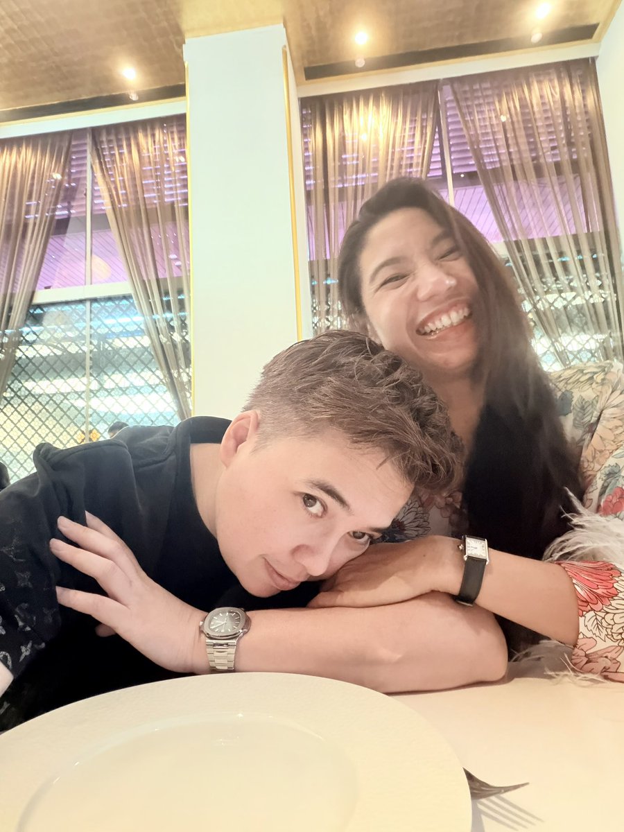 อร่อยมาก 🩵 ปกติไม่ชอบเลยข้าวแช่ 
มาเปิดใจอีกครั้งเพราะลูกสาว <a href="/linglingsirilak/">linglingsirilak</a> มันไม่รู้จะติอะไรเลย 🥰 
การบริการ รสชาติอาหาร คุณภาพมาครบ
ใครยังไม่รู้จะพาแฟน หรือ ครอบครัวไปไหน
แนะนำเลยน้า มันดีมากจริงๆ 
ส่วนเราพาแฟนมา อิอิ 🤍 

Reserve your table and savor the season.
📱 Line