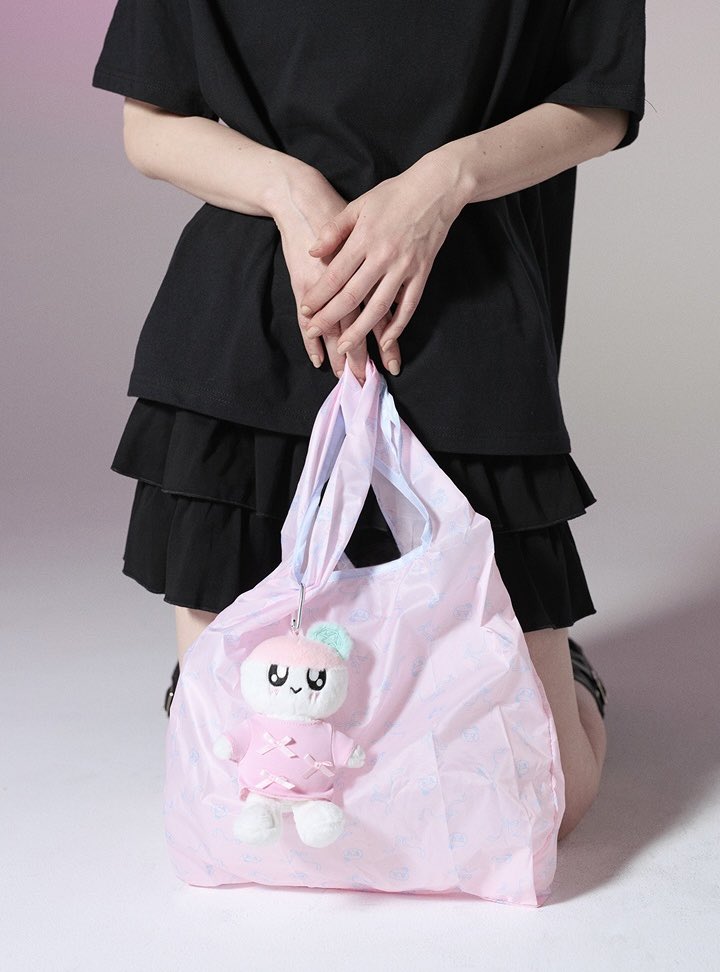 FCgoods_myfav's tweet image. กระเป๋าน่ารักมากๆทั้ง 3 แบบเลย

• tote bag (black / check) มีช่องใส่ของด้านใน
• 1,190฿ ส่ง 60
• มัดจำ 790

• bongbongee eco bag
• 850฿ ส่ง 50
• มัดจำ 550

#ตลาดนัดสวนแครอท #ตลาดนัดseventeen
