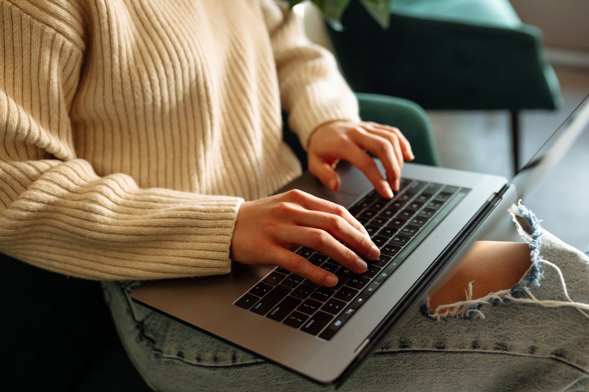 pibank_es's tweet photo. #SeguridadPibank: Los malos nunca se van de vacaciones. No bajes la guardia con la seguridad. Recuerda que en Pibank nunca te vamos a pedir tu número de teléfono ni tu correo electrónico para acceder a tu área de cliente.
Descúbrenos en https://t.co/7cByr4suvH https://t.co/LrRe7FY0US